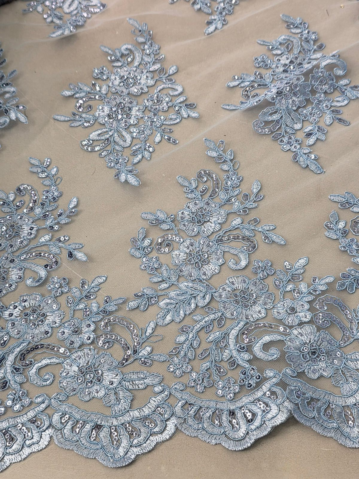 Tul Bordado Con Diseño Floral Con Lentejuela Color Cielo- HH039 — Palacio Glamour