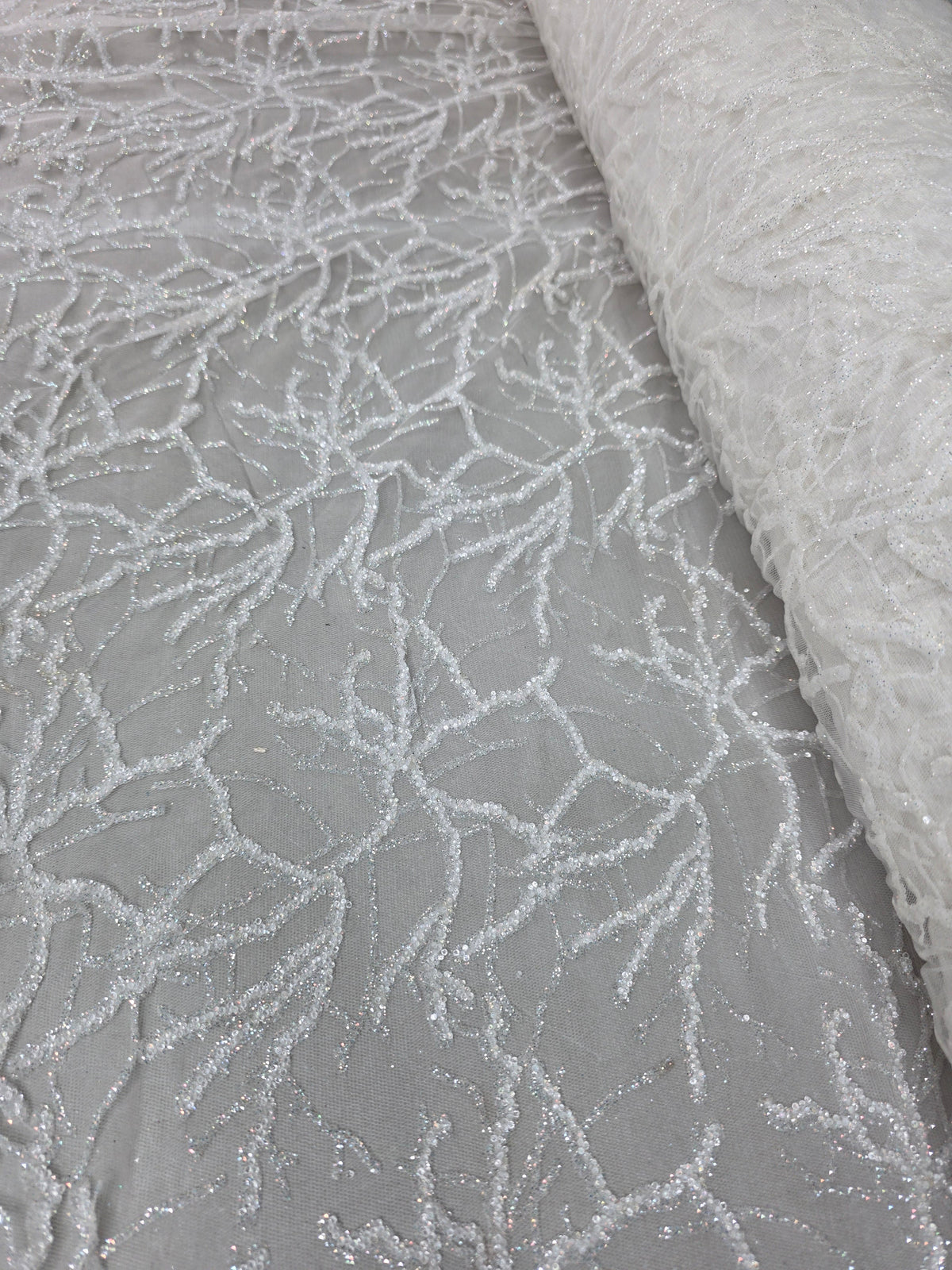 Tul Bordado Con Diseño, Pedrería Y Glitter Color Blanco - HH124 — Palacio Glamour