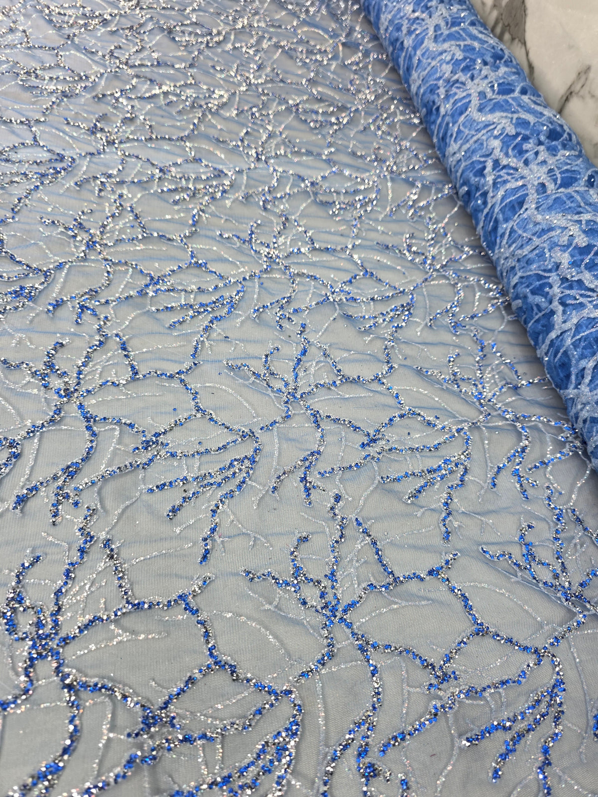 Tul Bordado Con Diseño, Pedrería Y Glitter Color Azul Rey- HH124 — Palacio Glamour