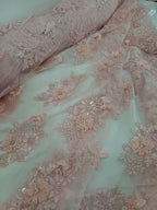 Tul Bordado Con Floral 3D, Mariposas, Pedrería, Lentejuela Y Perlas Color Blush- HH157 — Palacio Glamour