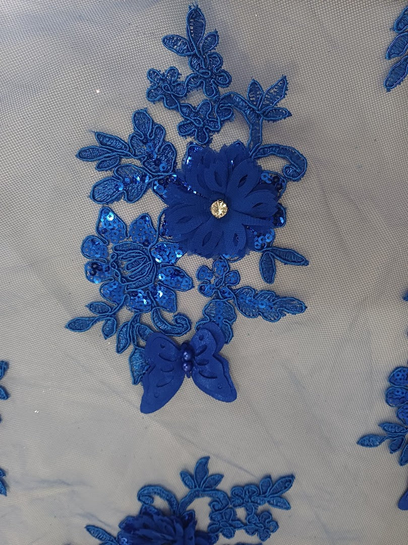 Tul Bordado Con Floral 3D, Mariposas, Pedrería, Lentejuela Y Perlas Color Azul Rey- HH157 — Palacio Glamour