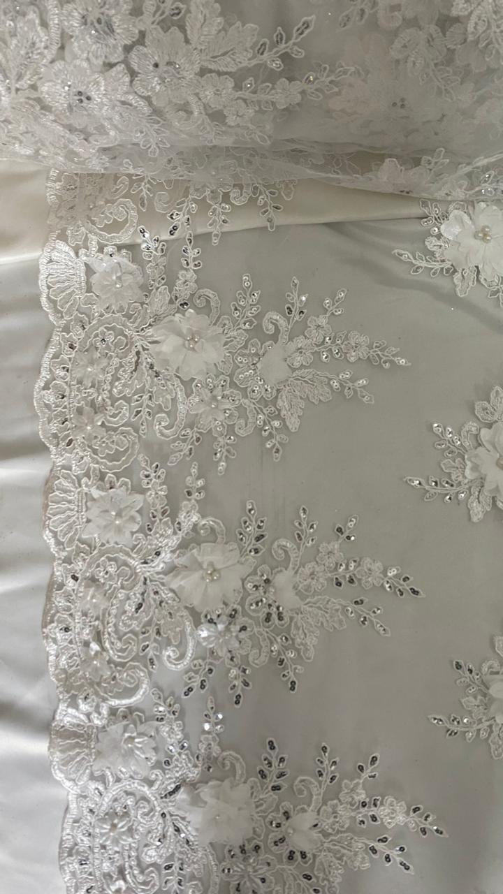 Tul Bordado Con Floral 3D, Lentejuela Y Perlas Color Hueso- HH158 — Palacio Glamour