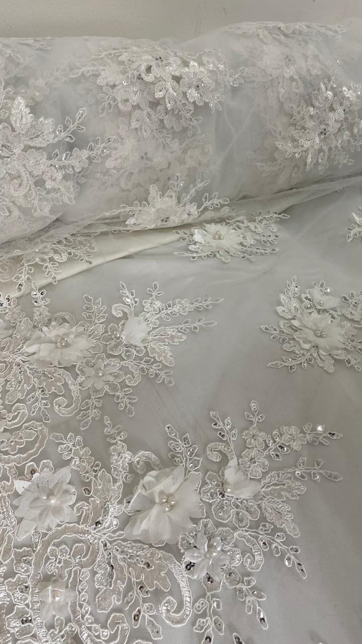 Tul Bordado Con Floral 3D, Lentejuela Y Perlas Color Hueso- HH158 — Palacio Glamour