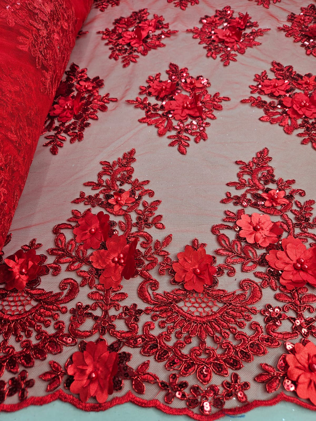 Tul Bordado Con Floral 3D, Lentejuela Y Perlas Color Rojo- HH159 — Palacio Glamour