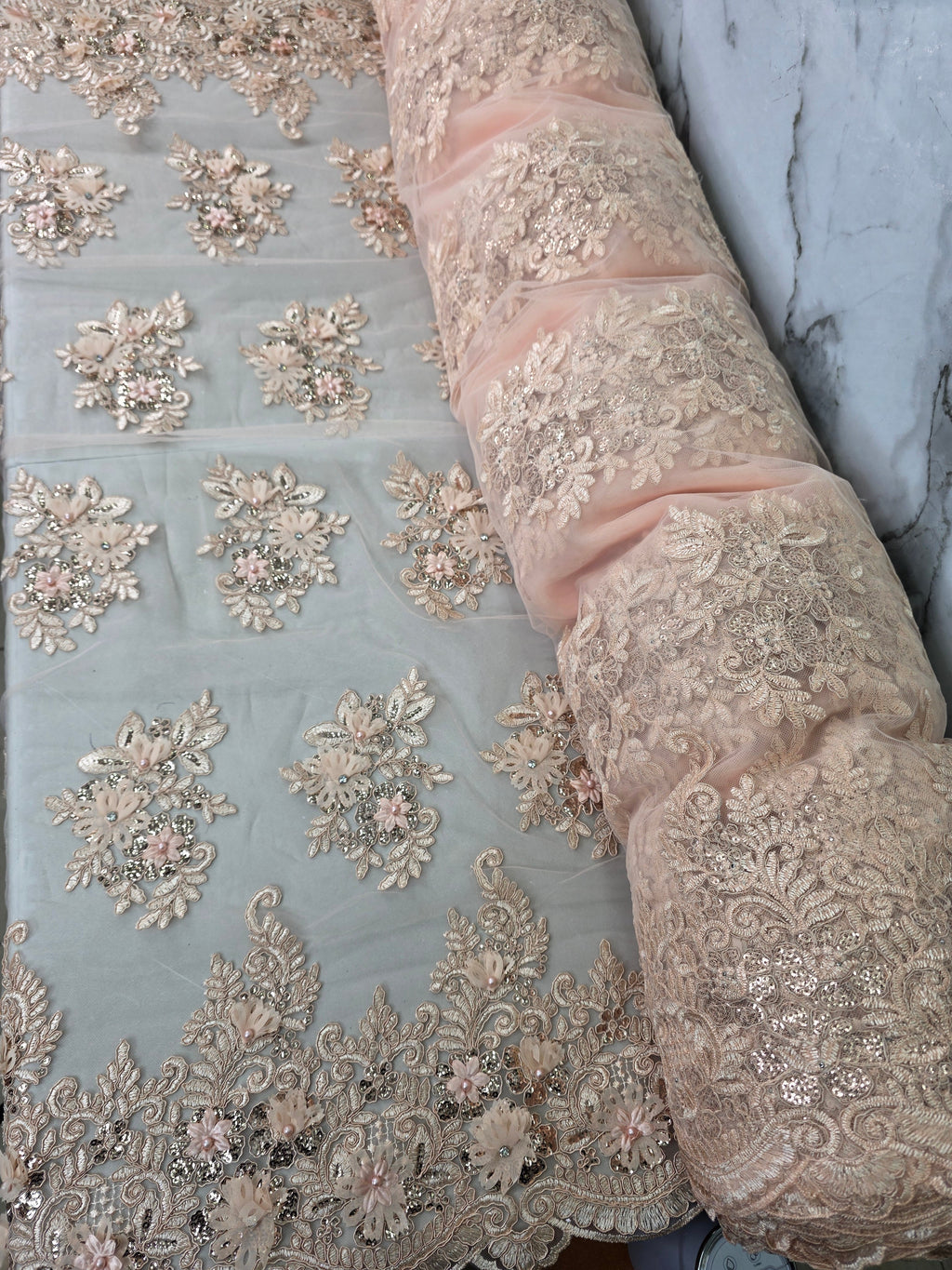 Tul Bordado Con Floral 3D, Lentejuela Y Perlas Color Blush- HH160 — Palacio Glamour
