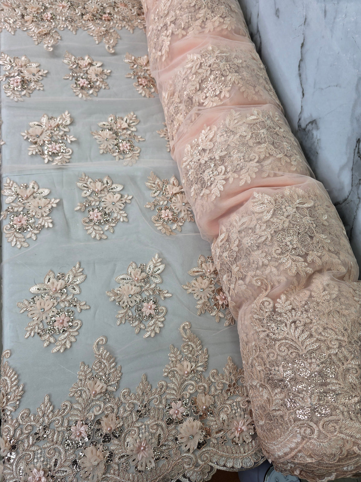 Tul Bordado Con Floral 3D, Lentejuela Y Perlas Color Blush- HH160 — Palacio Glamour