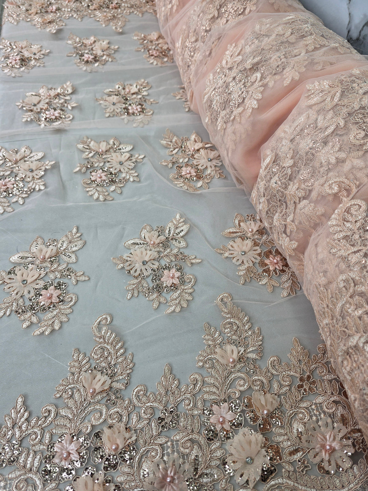 Tul Bordado Con Floral 3D, Lentejuela Y Perlas Color Blush- HH160 — Palacio Glamour