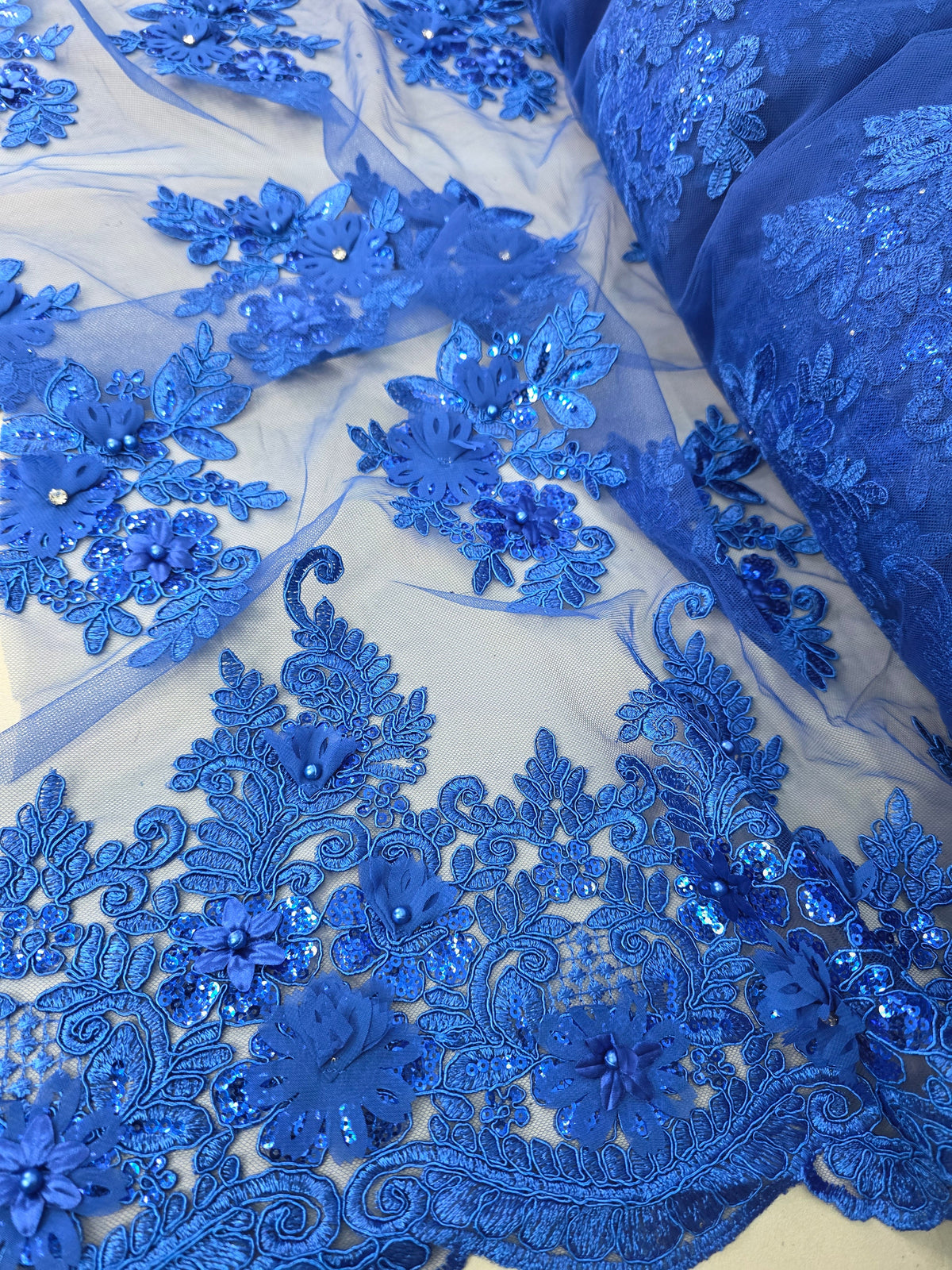 Tul Bordado Con Floral 3D, Lentejuela Y Perlas Color Azul Rey- HH160 — Palacio Glamour
