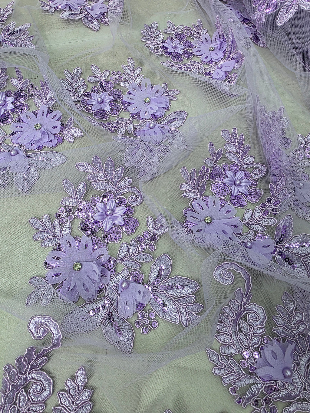 Tul Bordado Con Floral 3D, Lentejuela Y Perlas Color Lila- HH160 — Palacio Glamour