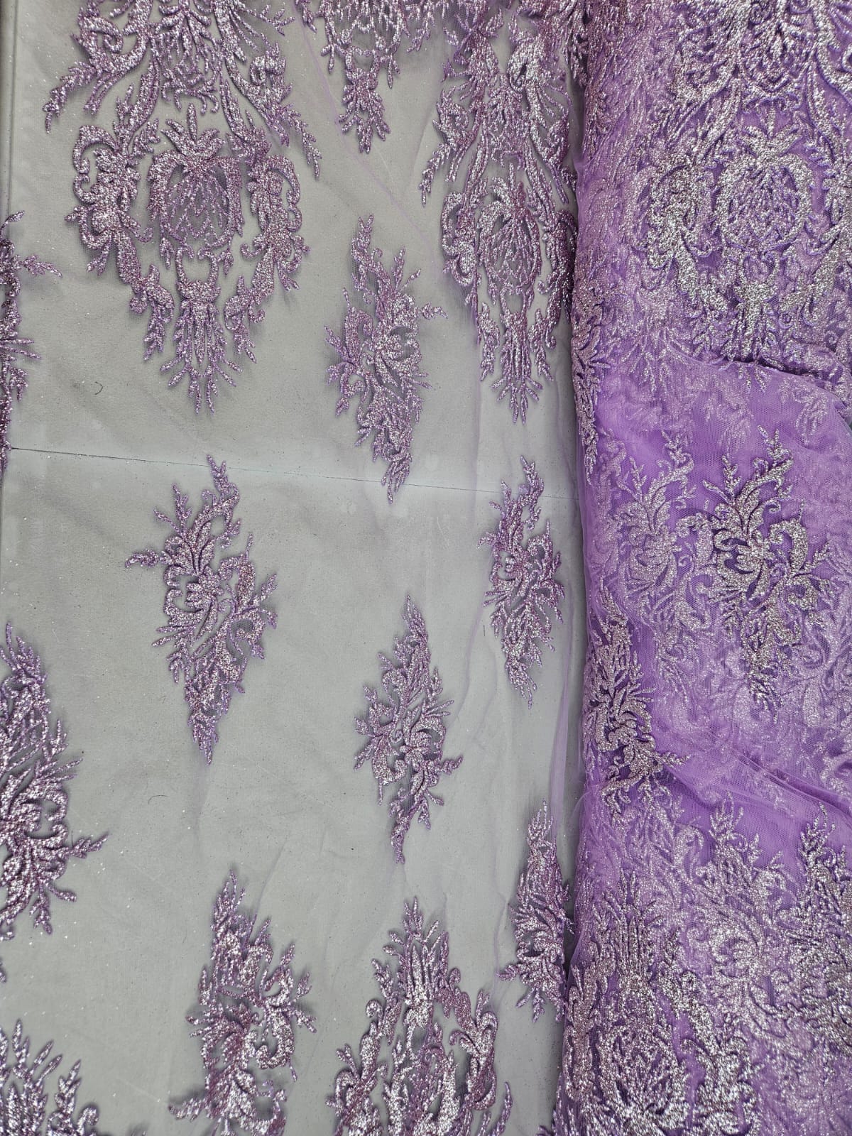 Tul Bordado Con Diseño En Acabado Glitter Color Lila- HH169 — Palacio Glamour