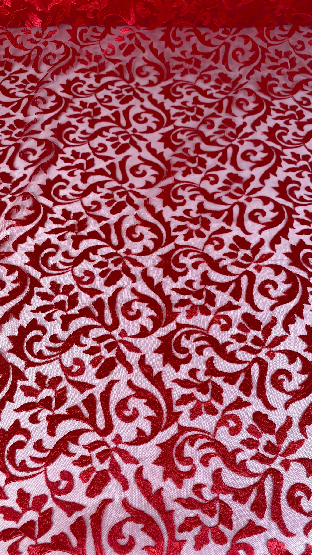 Tul Bordado Diseño Con Grecas Rojo- HH174 — Palacio Glamour