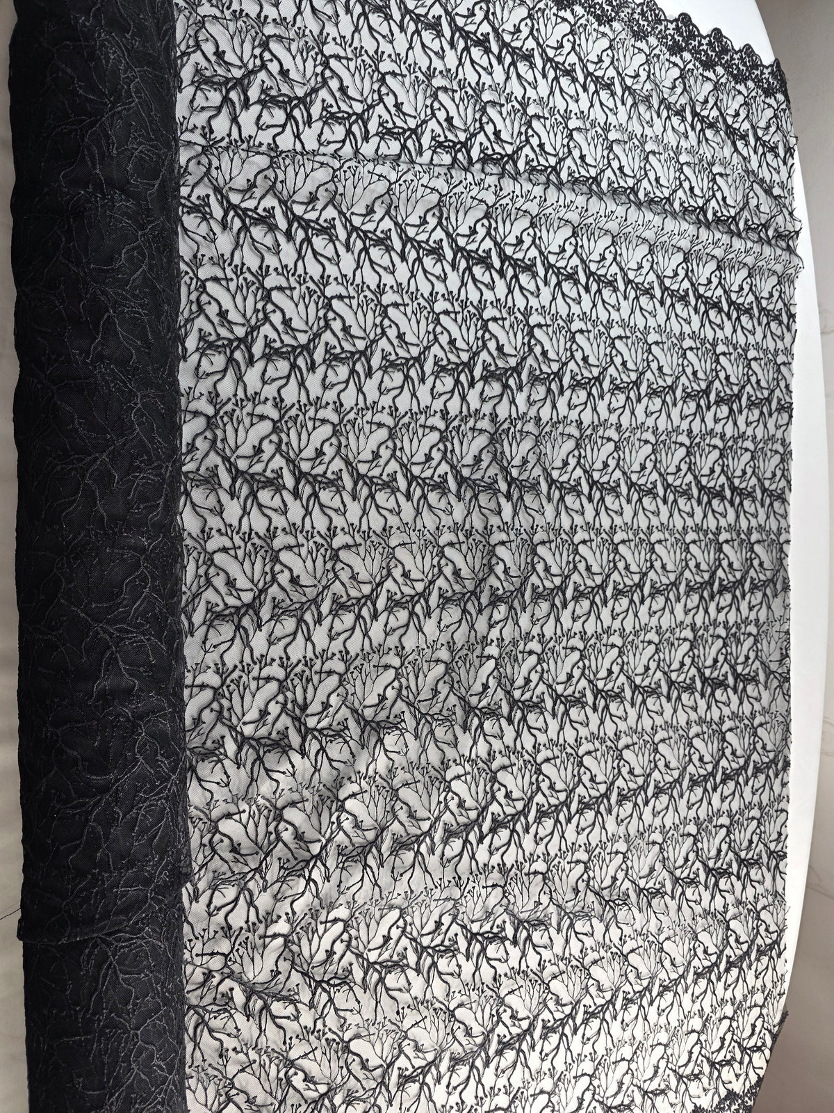 Tul Bordado Diseño Floral Con Ramajes Color Negro -HH175 — Palacio Glamour
