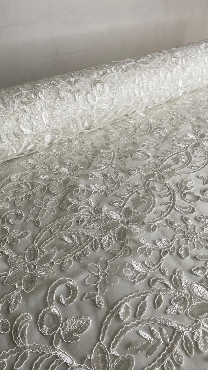 Tul Bordado Con Diseño Floral Con Lentejuela Color Hueso -HH193 — Palacio Glamour