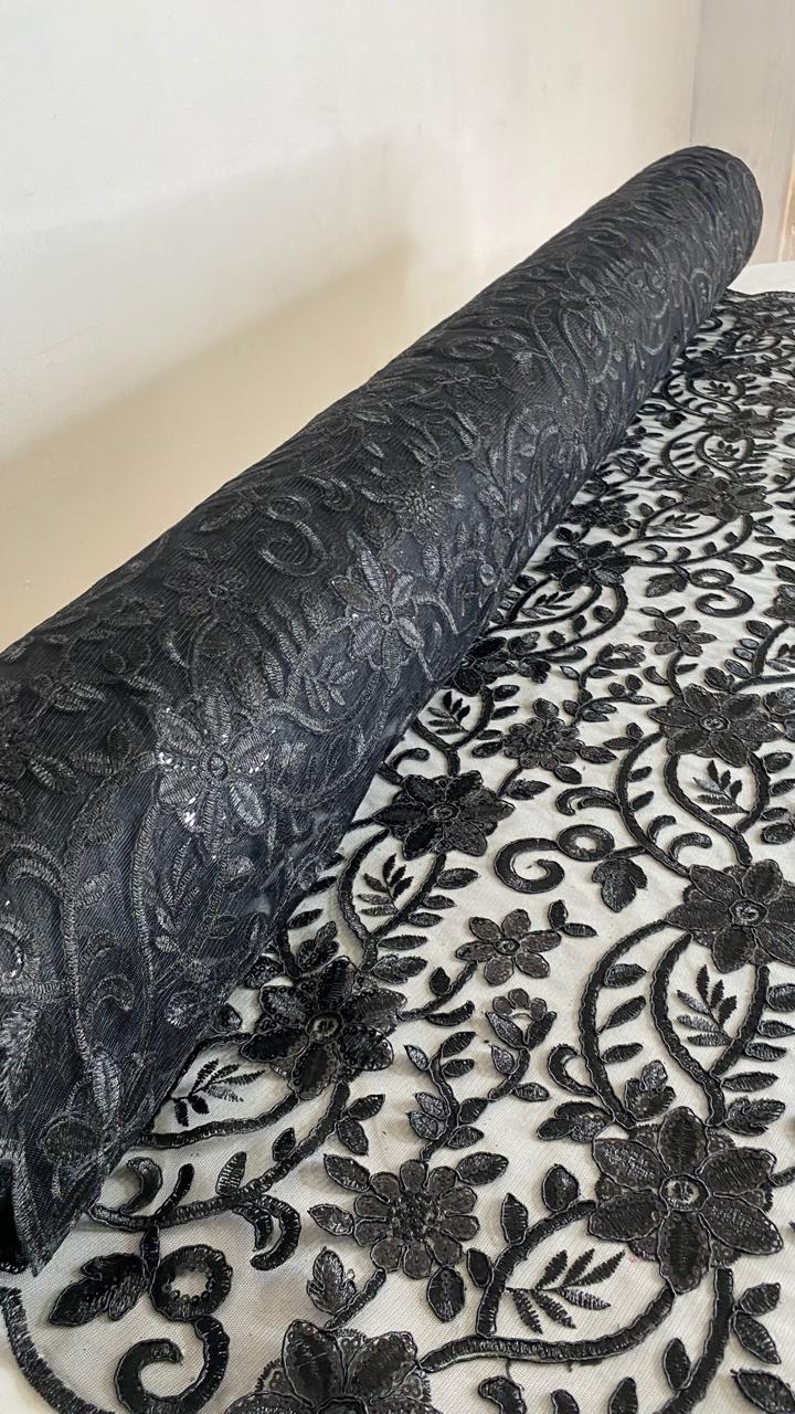 Tul Bordado Con Diseño Floral Con Lentejuela Color Negro -HH193 — Palacio Glamour