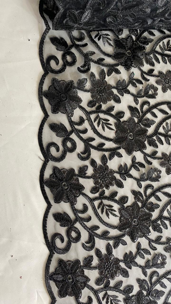 Tul Bordado Con Diseño Floral Con Lentejuela Color Negro -HH193 — Palacio Glamour