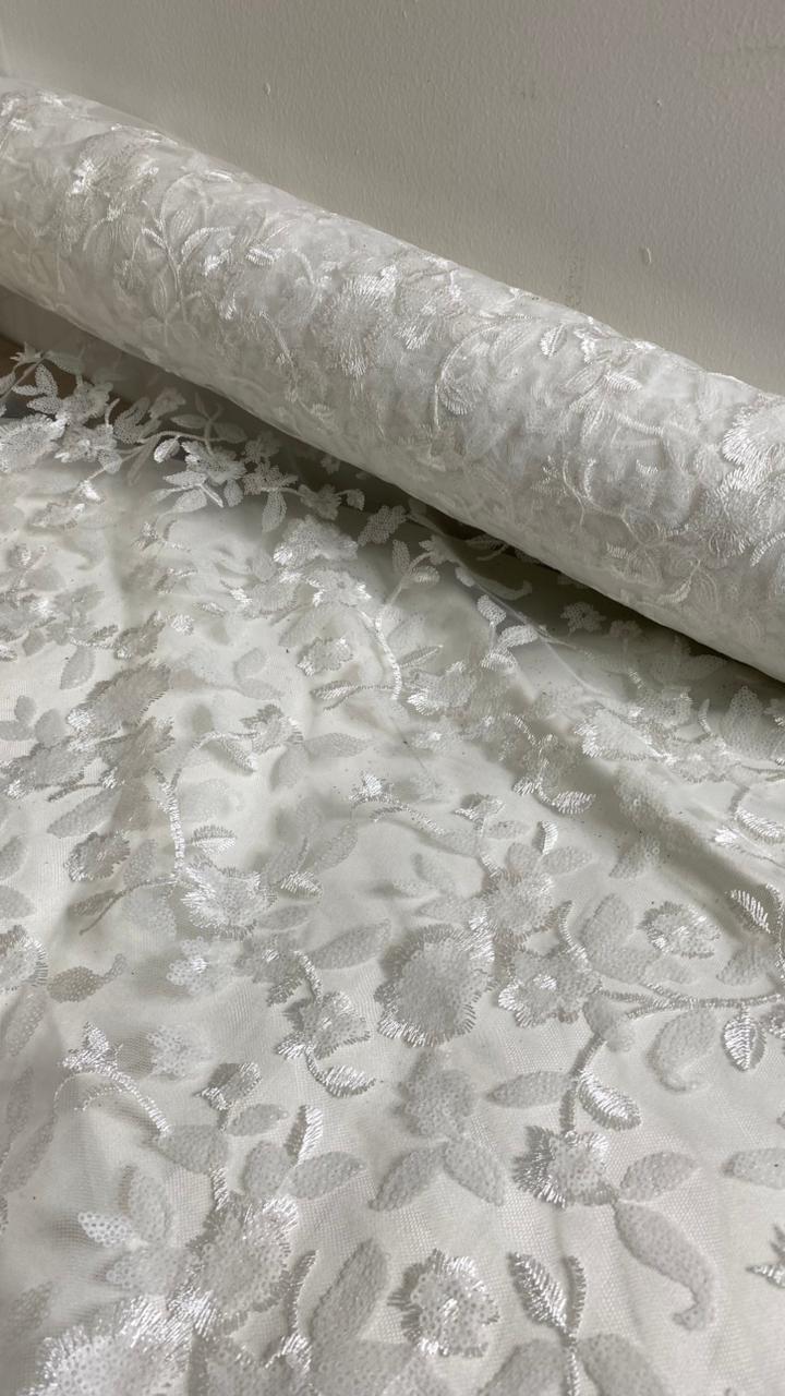 Tul Bordado Diseño Floral Con Lentejuela Color Hueso-HH195 — Palacio Glamour