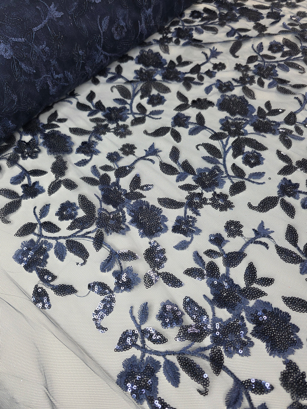 Tul Bordado Diseño Floral Con Lentejuela Color Marino -HH195 — Palacio Glamour