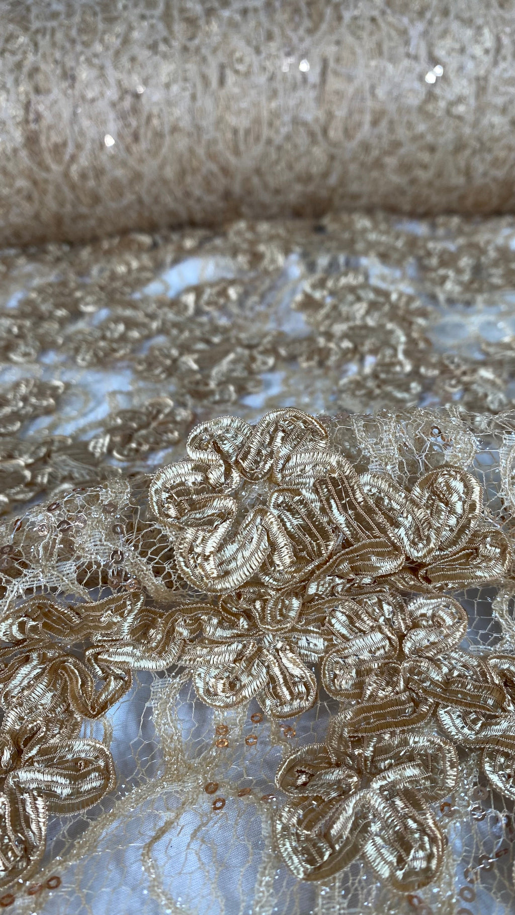 Tul Bordado Diseño Floral Con Lentejuela Color Oro -HH198 — Palacio Glamour