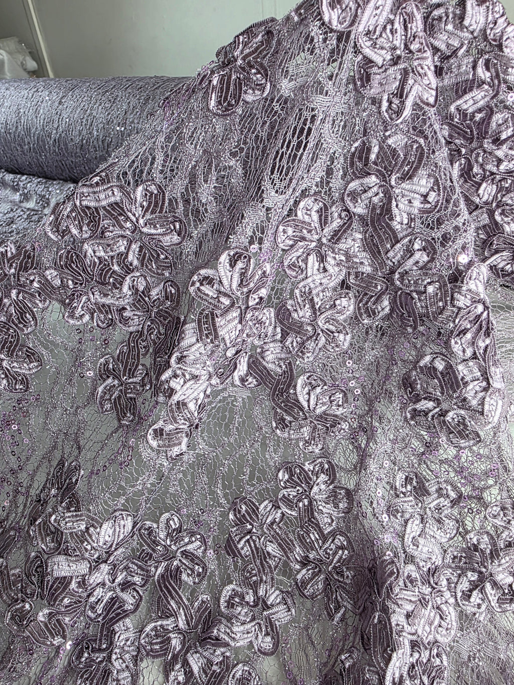 Tul Bordado Diseño Floral Con Lentejuela Color Mauve -HH198 — Palacio Glamour