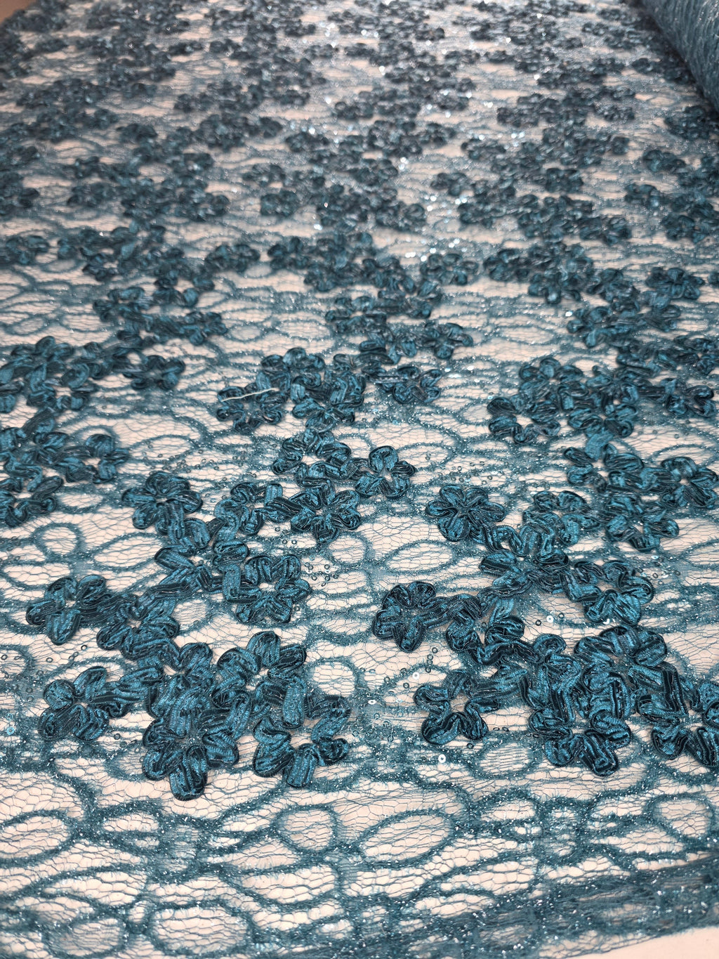 Tul Bordado Diseño Floral Con Lentejuela Color Petroleo Obscuro -HH198 — Palacio Glamour