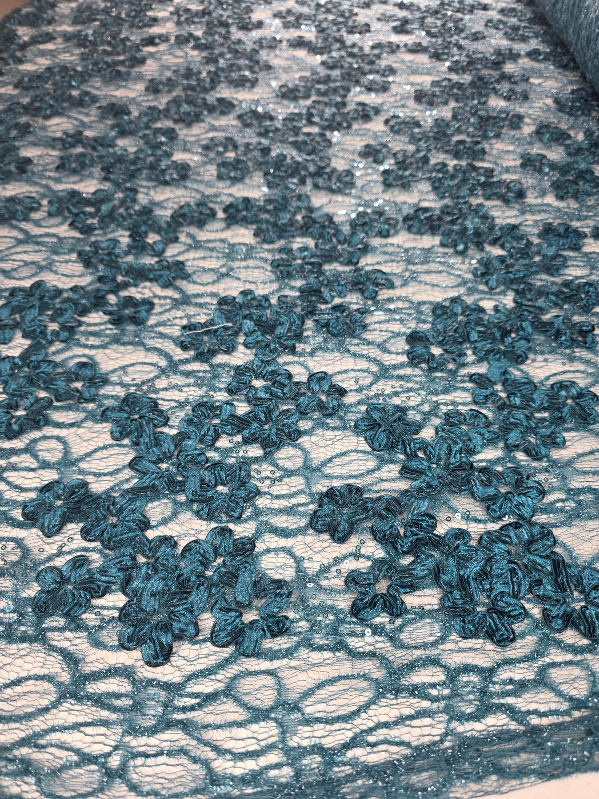 Tul Bordado Diseño Floral Con Lentejuela Color Petroleo Obscuro -HH198 — Palacio Glamour