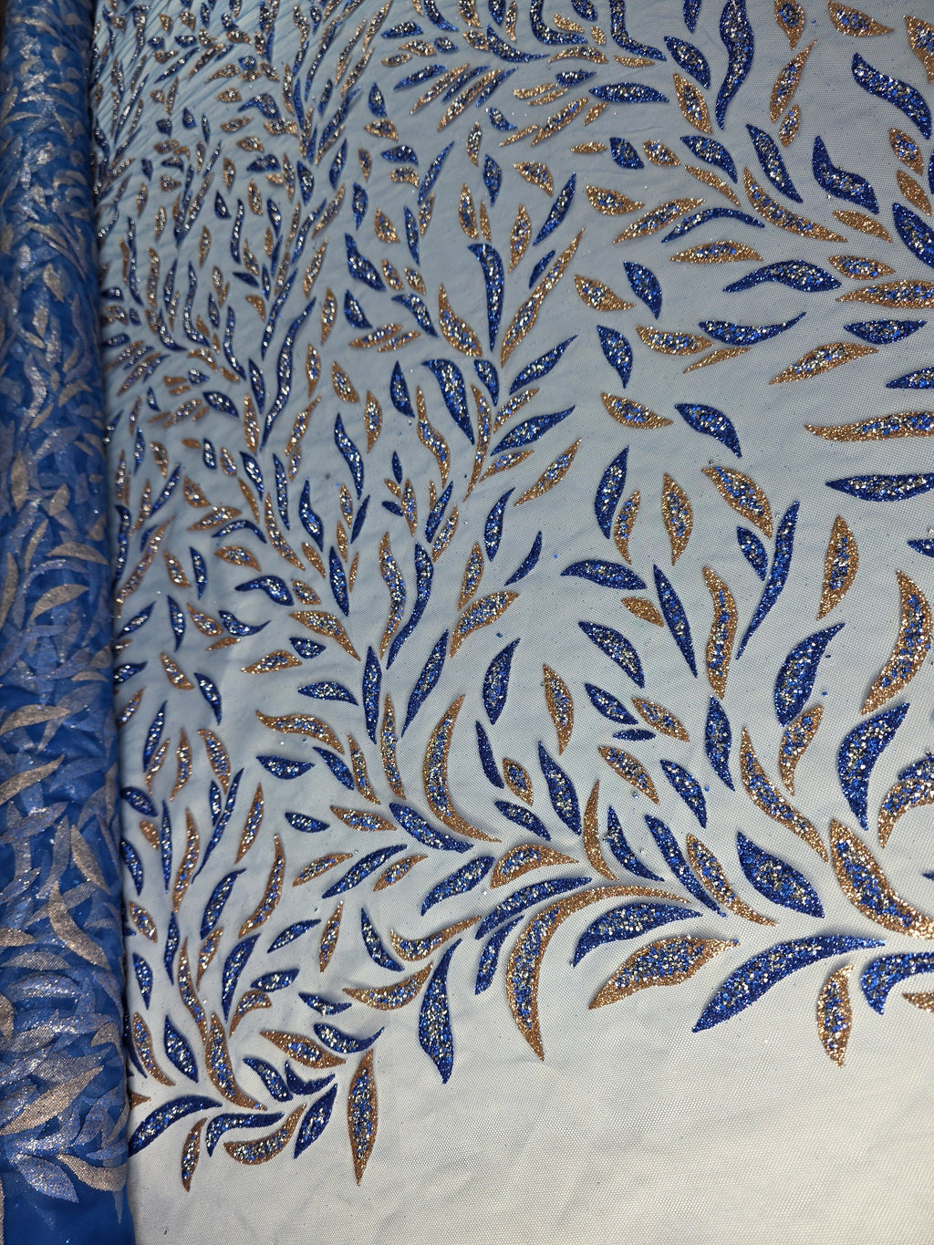 Tul Bordado Con Diseño Aplicaciones de Pedrería Y Glitter Color Azul Rey -HH200 — Palacio Glamour
