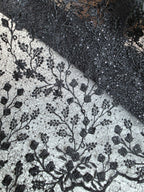 Tul Bordado Con Diseño Floral y Ramas Con Aplicaciones de Lentejuela Color Negro -HH201 — Palacio Glamour