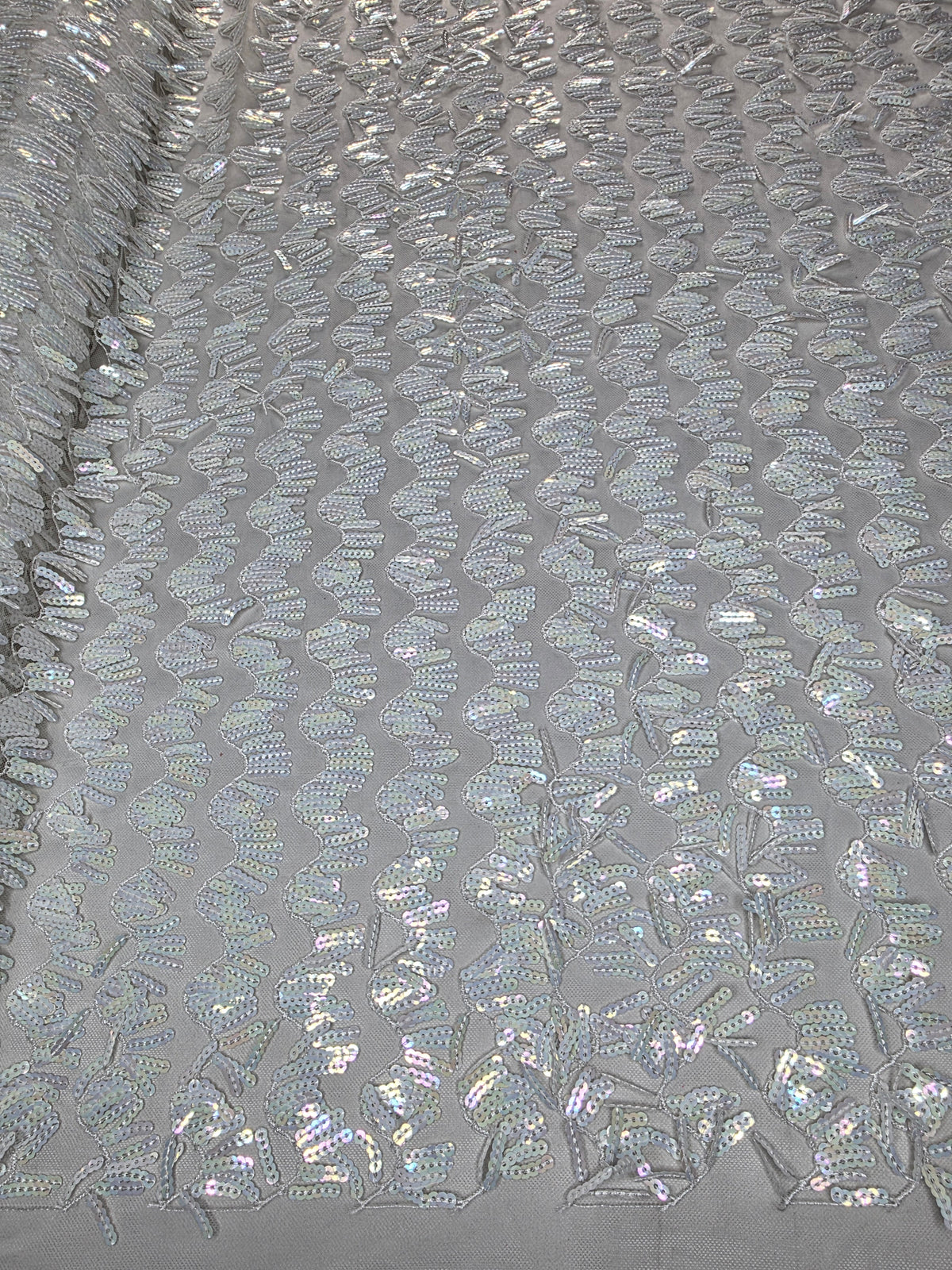 Tul Bordado Con Textura De Flequillos en Lentejuela Color Hueso -HH209 — Palacio Glamour