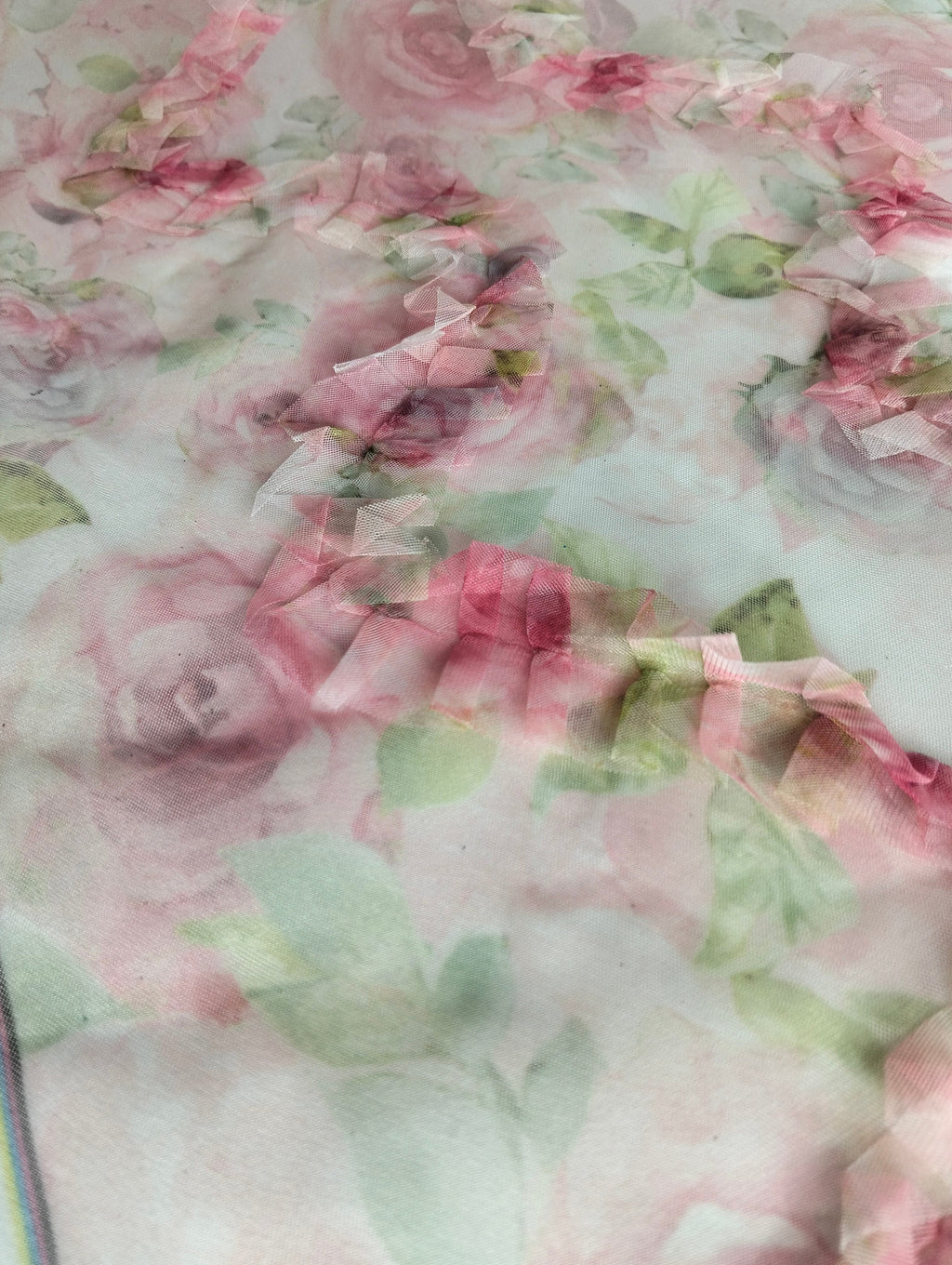 Tul Bordado Floral Con Aplicaciones 3D Color Rosa -HH215 — Palacio Glamour