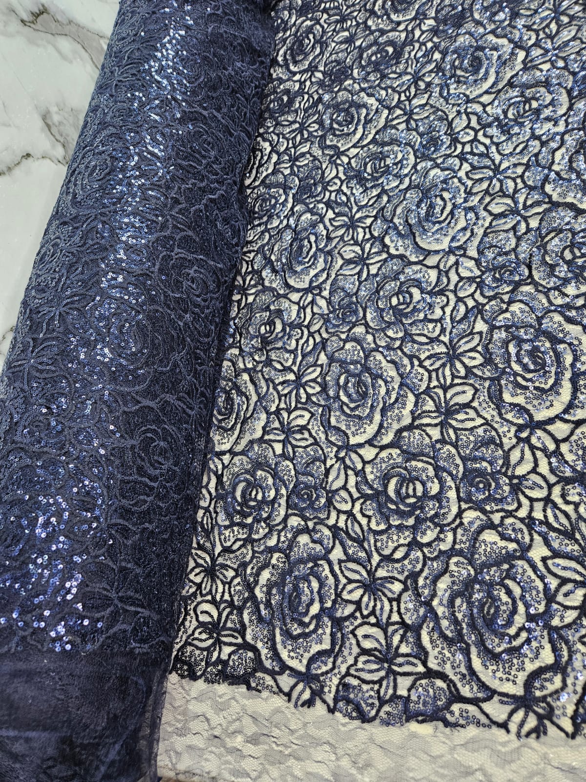 Tul Bordado Diseño Floral Con Lentejuela Color Azul Marino -HH218 — Palacio Glamour