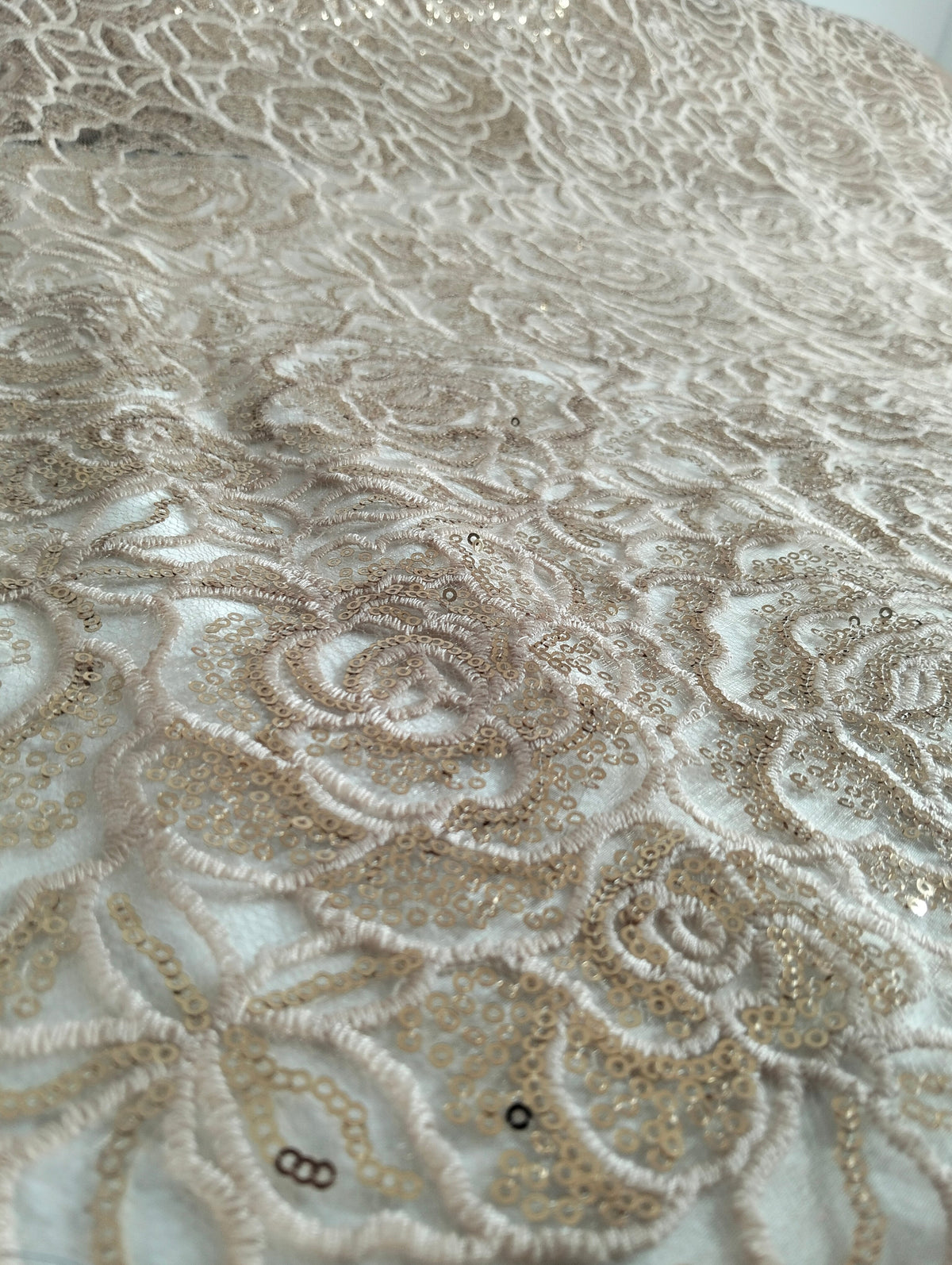 Tul Bordado Diseño Floral Con Lentejuela Color Oro -HH218 — Palacio Glamour