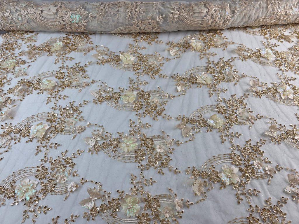 Tul Bordado Con Flores Y Mariposas 3D Aplicaciones de Perlas, Chaquira Y Lentejuela Color Oro- HH237 — Palacio Glamour