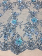 Tul Bordado Con Flores Y Mariposas 3D Aplicaciones de Perlas, Chaquira Y Lentejuela Color Azul Cielo- HH237 — Palacio Glamour