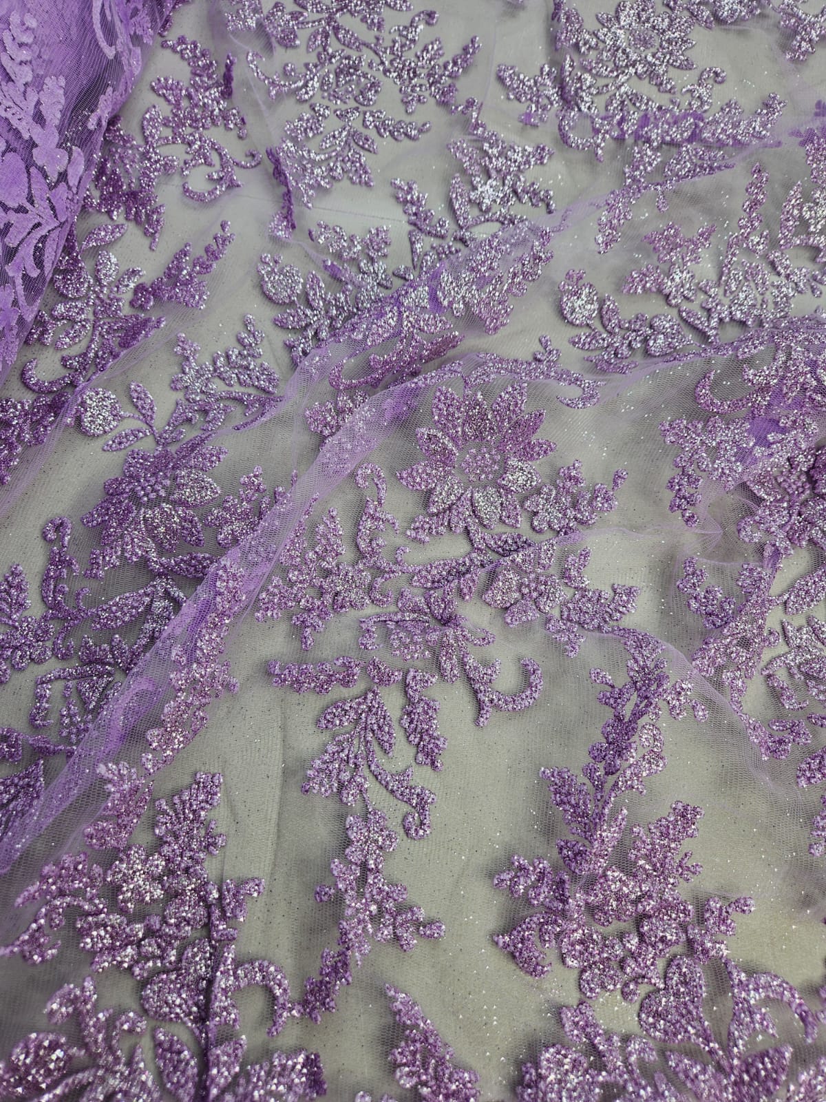 Tul Bordado Con Estampado en Glitter Diseño Floral Color Lila- HH240 — Palacio Glamour