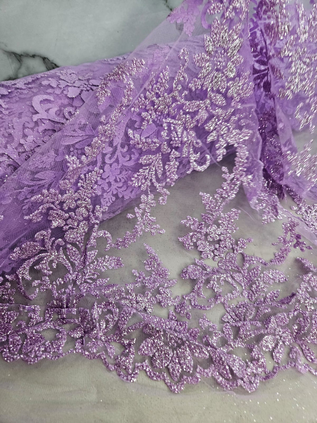Tul Bordado Con Estampado en Glitter Diseño Floral Color Lila- HH240 — Palacio Glamour