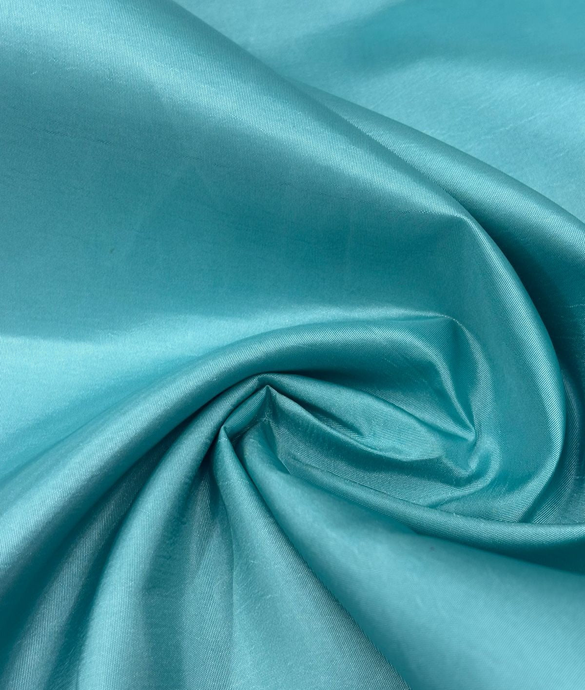Tafeta Gruesa HH007 — Palacio Glamour