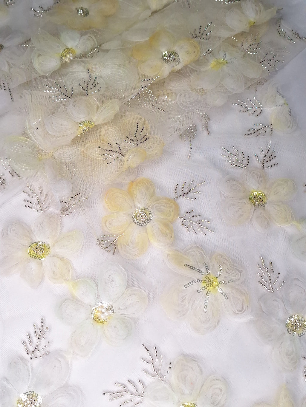 Tul Bordado Flores En Relieve Con Lentejuela Y Chaquira Color Amarillo/ Verde - HH033 — Palacio Glamour