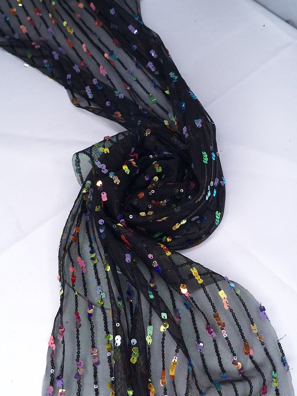Tul bordado color negro H077 — Palacio Glamour