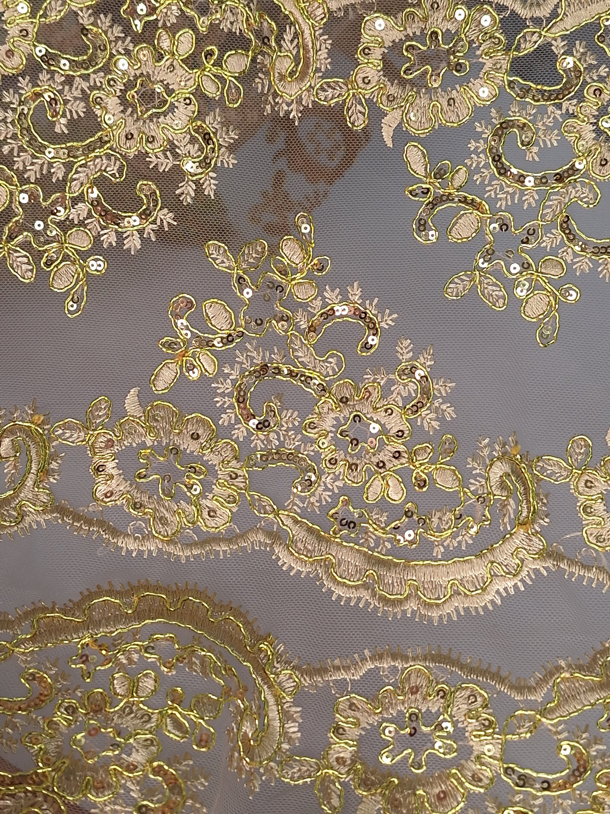 Tul Bordado Con Diseño Floral Con Lentejuela Color Oro- HH143 — Palacio Glamour