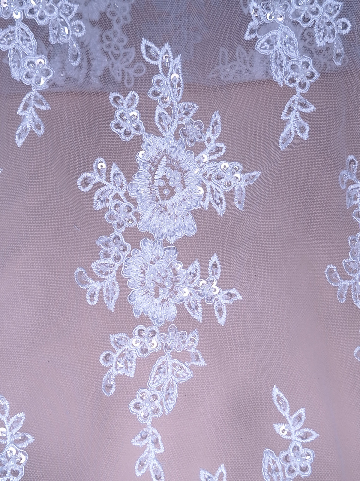 Tul bordado floral color Blanco - HH207 para vestidos de noche, boda y XV años — Palacio Glamour
