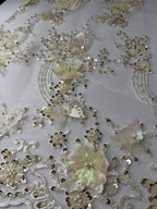 Tul bordado con lentejuela, canutillo y flor y mariposa 3d en tornasol hh237 — Palacio Glamour
