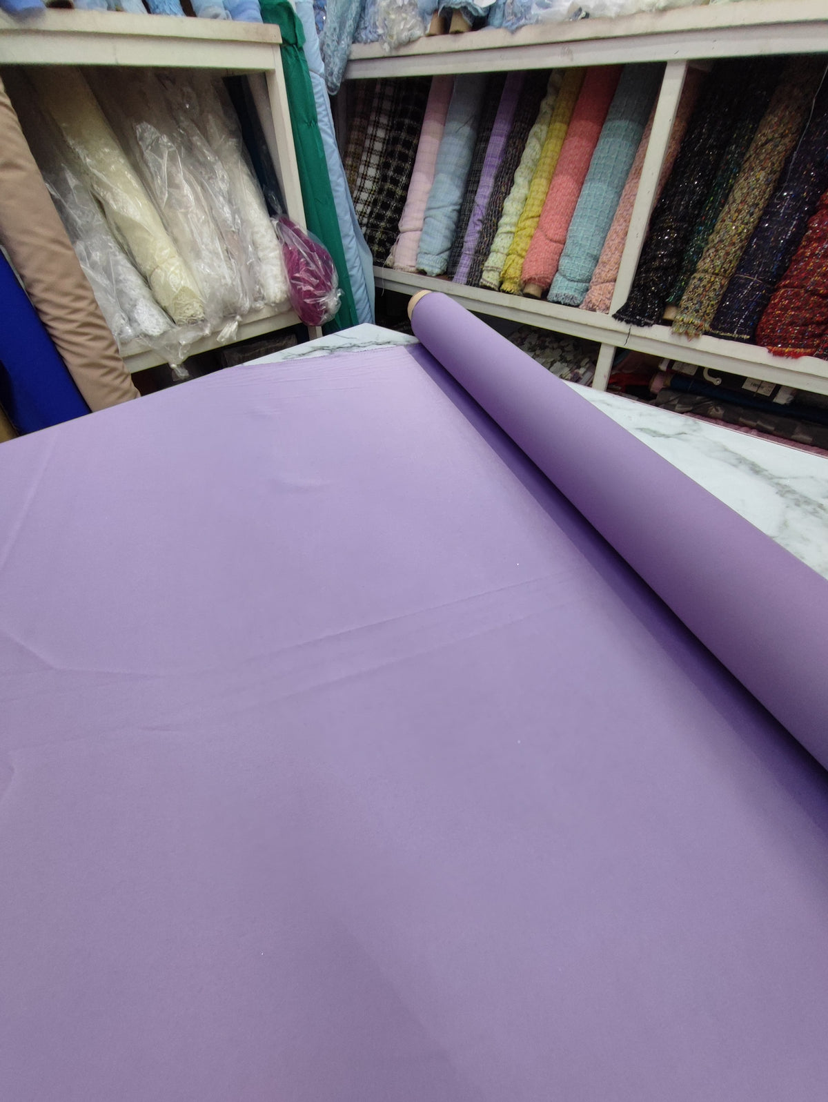 HH1 Mauve: fotografía real de la tela. Palacio Glamour. Se vende tela por metro.