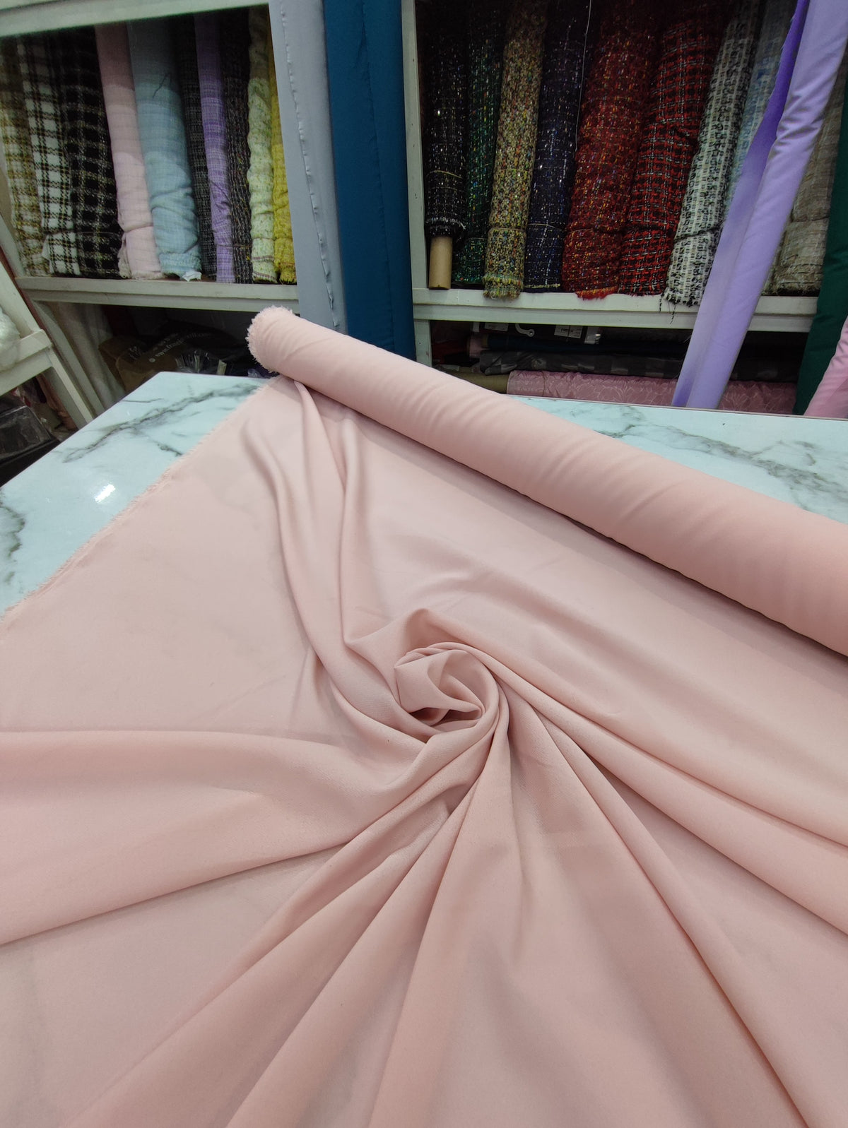 HH10 Rose: fotografía real de la tela. Palacio Glamour. Se vende tela por metro.