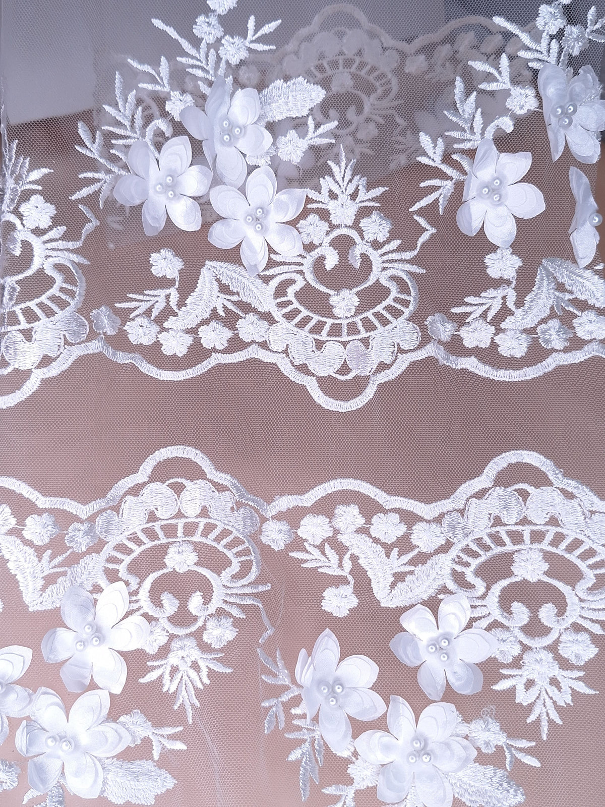 Tul bordado color blanco H139 — Palacio Glamour