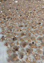 Tul Bordado Con Flores 3d, Lentejuela, Chaquira Y Canutillo Color Oro- HH226 — Palacio Glamour