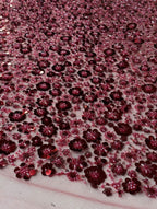 Tul Bordado Con Flores 3d, Lentejuela, Chaquira Y Canutillo Color Vino - HH226 — Palacio Glamour