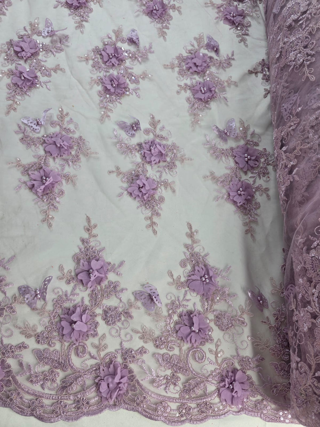 Tul Bordado Con Perlas, Lentejuelas, Mariposas y Flores 3D - HH275 — Palacio Glamour