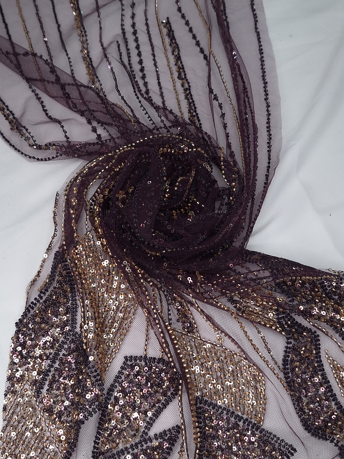 Tul Bordado Con Lentejuela Y Chaquira Color Morado-HH170 — Palacio Glamour