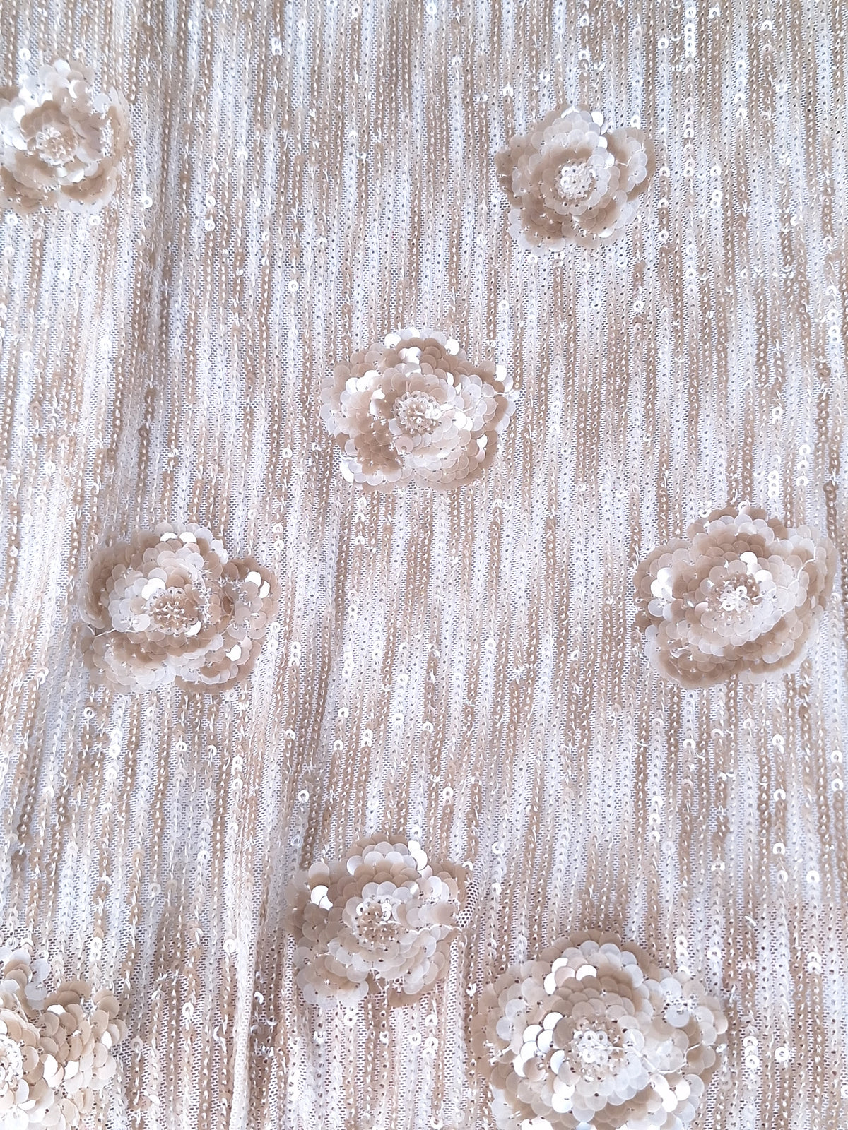 Tul Bordado Diseño Floral Con Lentejuela Color Oro -HH179 — Palacio Glamour