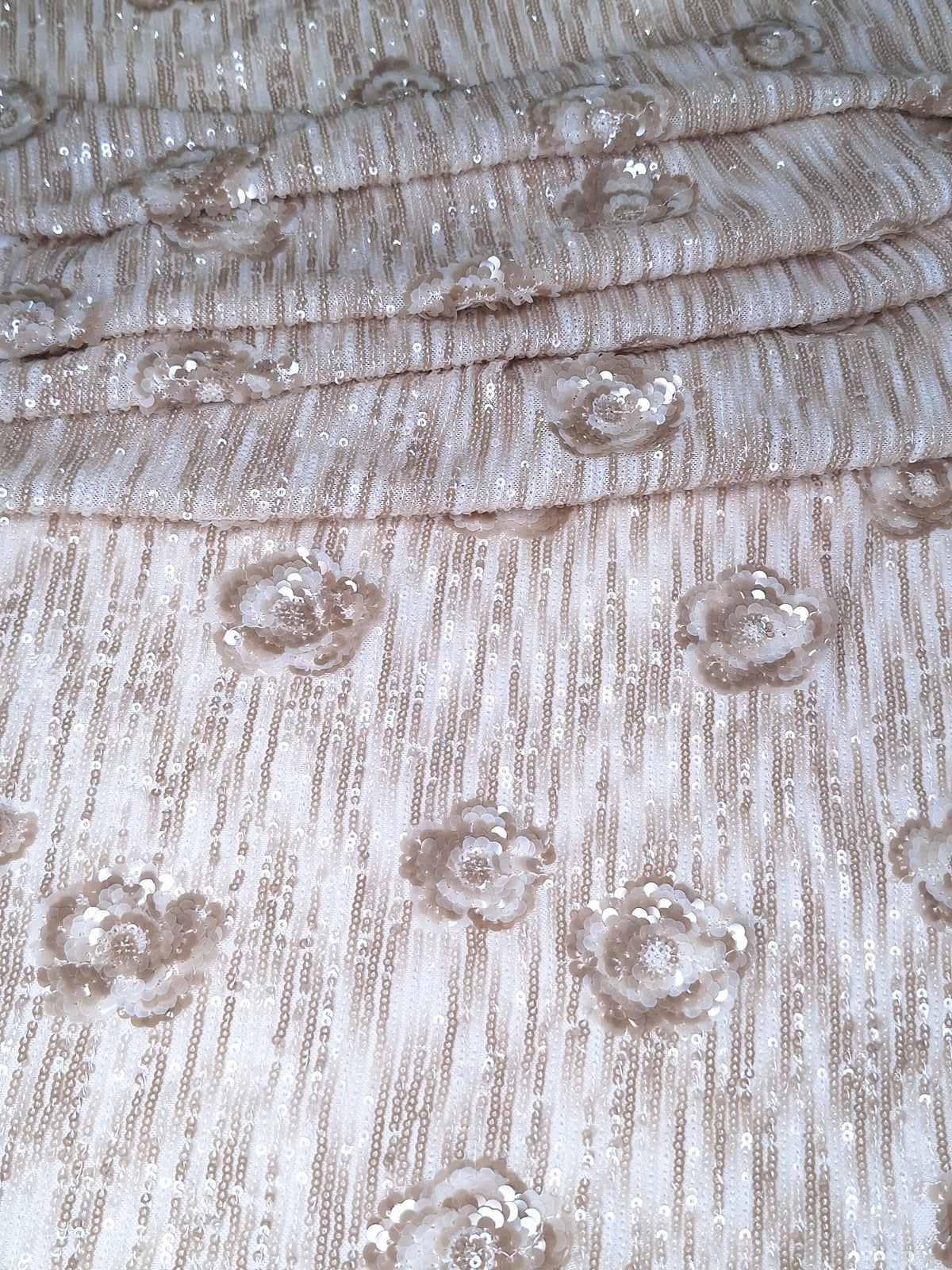 Tul Bordado Diseño Floral Con Lentejuela Color Oro -HH179 — Palacio Glamour